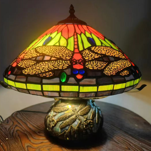 https://www.qingchangindustrial.com/tiffany-table-lamp/