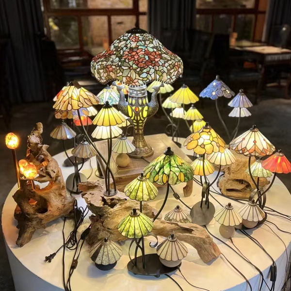 https://www.qingchangindustrial.com/tiffany-table-lamp/